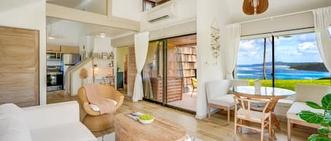 Apartamento, 2 habitaciones | Zona de estar | Una Smart TV, servicios de streaming