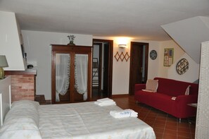 1 chambre, fer et planche à repasser, Wi-Fi gratuit, draps fournis