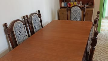 Fridge, coffee/tea maker, electric kettle