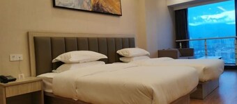 Liya Plaza Hotel (Tonglu Fuchunjiang Branch)