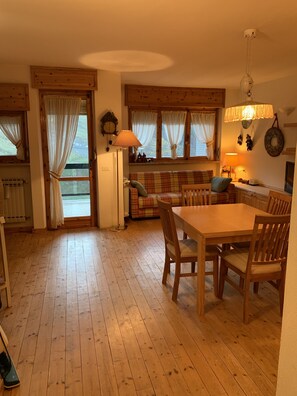 Télévision à écran plat