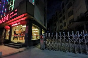 Unclassified image, 3 of 24, button - Yongheng Business Hotel (Debao)