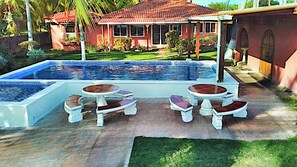 Outdoor pool - Beachfront, Ranch (Miravalle)