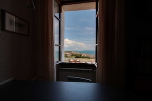 Interni