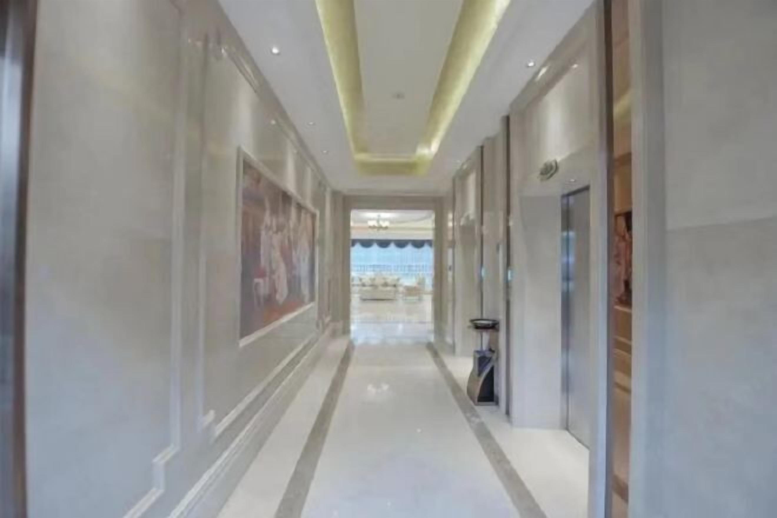 المنشأة من الداخل