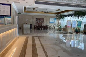 Lobby - Vienna International Hotel (Bama) (Bama)
