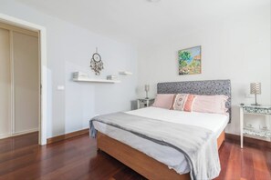 2 bedrooms, desk, soundproofing, iron/ironing board