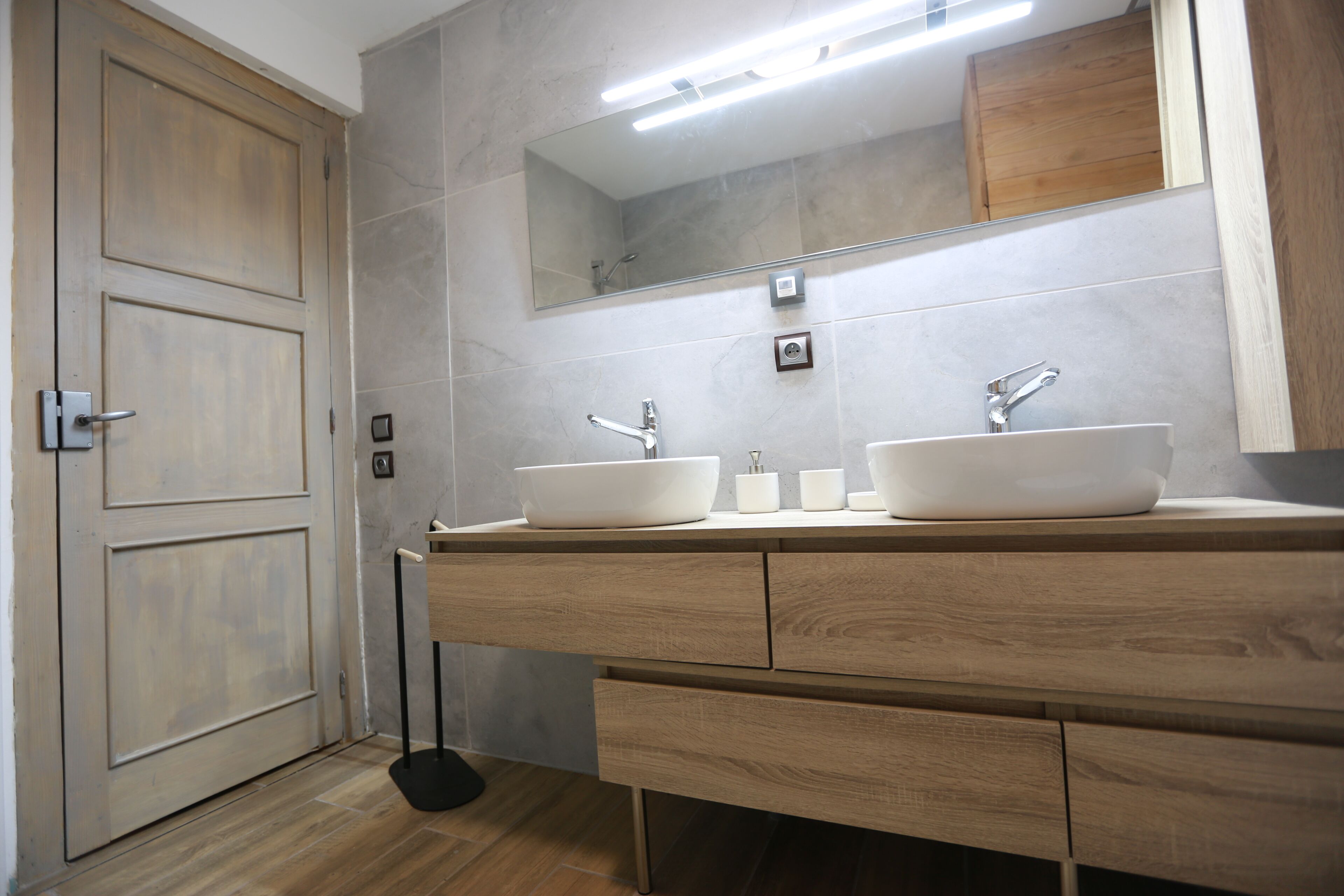 淋浴設備、風筒、坐浴桶、提供毛巾