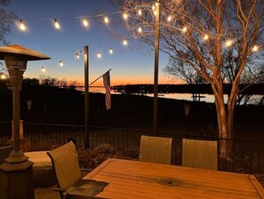 Outdoor dining - Lake/Beachfront - Private Boat Dock, Hot Tub (Eufaula)