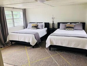 Room - Lake/Beachfront - Private Boat Dock, Hot Tub (Eufaula)