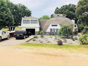 Exterior - Lake/Beachfront - Private Boat Dock, Hot Tub (Eufaula)