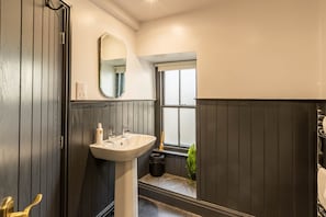 Signature Room | Bathroom
