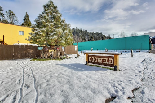 Oregon Getaway by Willamette National Forest!