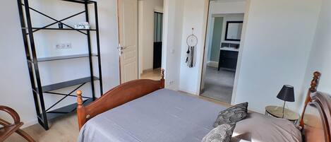 4 chambres, fer et planche Ă repasser, accĂšs au Wi-Fi (inclus)