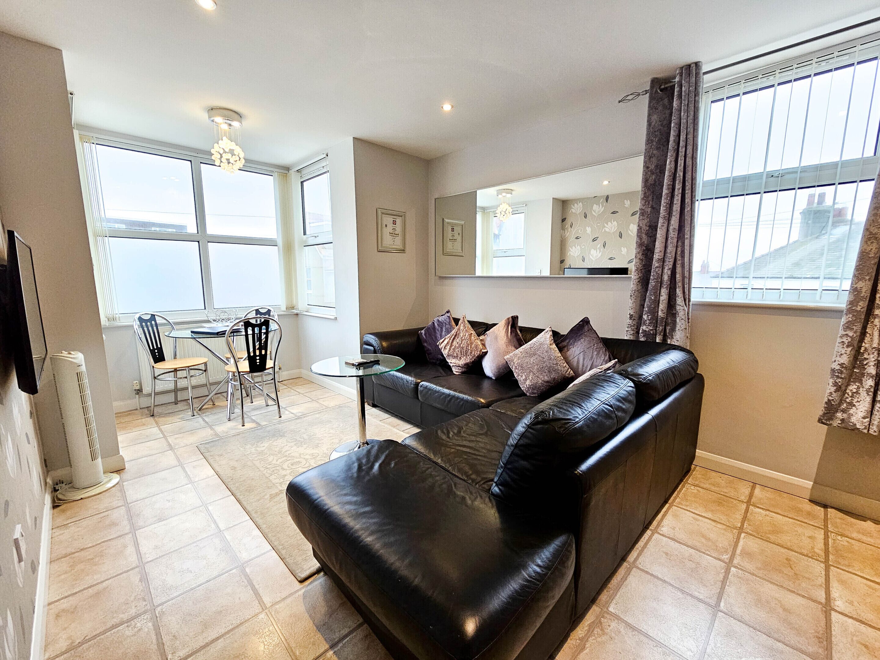 Apartamento-ejecutivo-baño Privado Con Ducha-vista A Parte Del Mar-first Floor - Blackpool