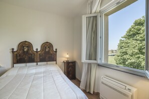 4 Schlafzimmer, Schreibtisch, kostenloses WLAN, Bettwäsche