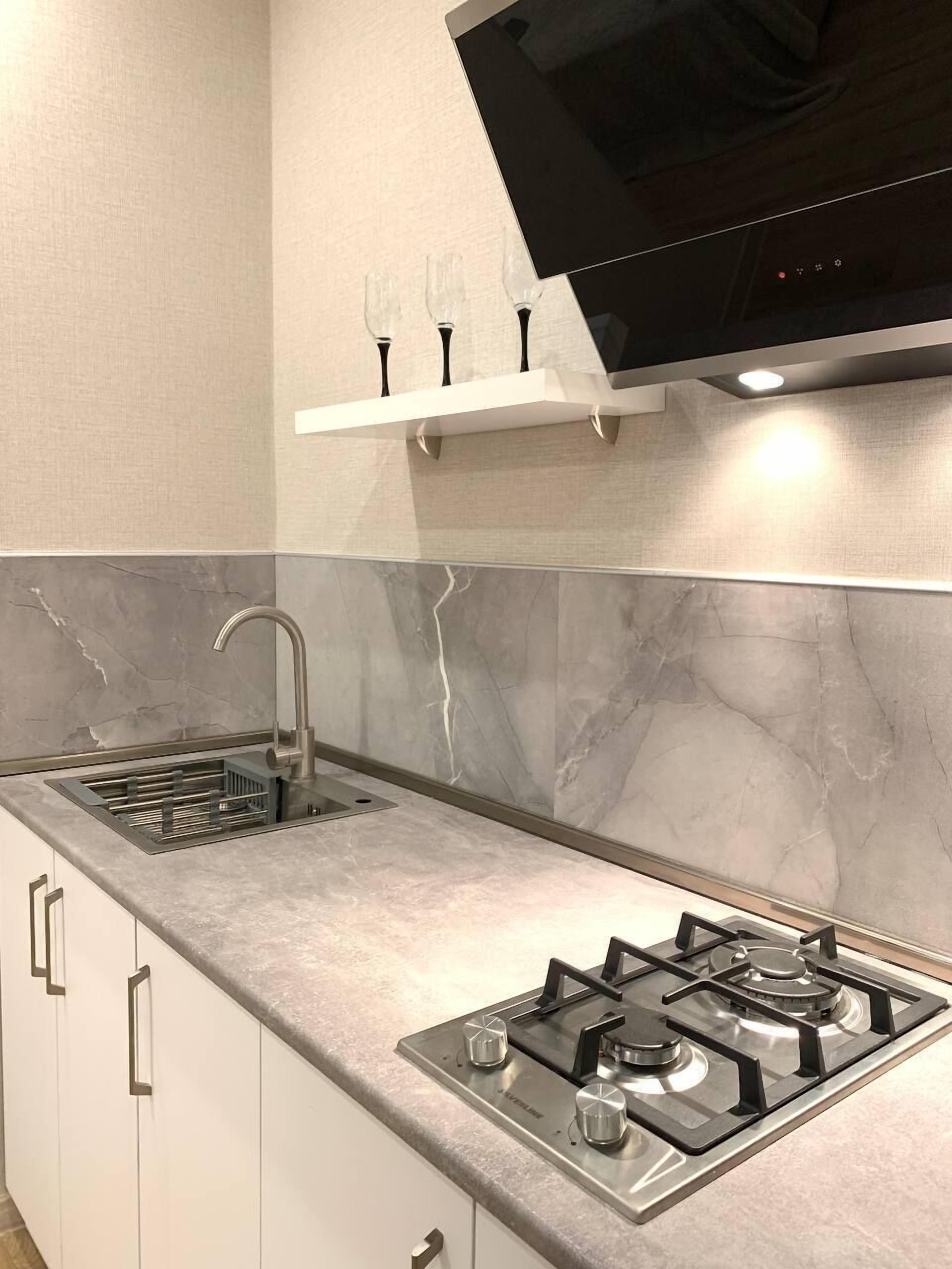 Perhehuone, 1 suuri parisänky ja vuodesohva | Yksityinen keittiö | Kahvin-/teenkeitin