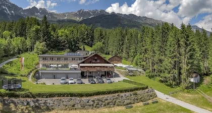 Sweet Cherry Boutique & Guesthouse Tyrol