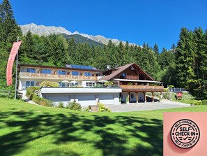 Exterior - Sweet Cherry Boutique & Guesthouse Tyrol (Innsbruck)