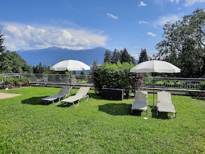 Premium bedding, in-room safe, desk, laptop workspace - Sweet Cherry Boutique & Guesthouse Tyrol (Innsbruck)