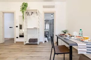 Colchones Select Comfort, muebles diferentes, escritorio y wifi gratis 