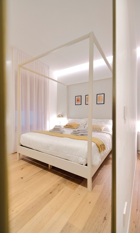 Basic-Apartment, 1 Doppelbett und Schlafsofa | 1 Schlafzimmer, Schreibtisch, laptopgeeigneter Arbeitsplatz