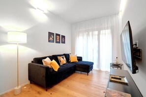Basic Apartment, 1 Double Bed with Sofa bed | Living area