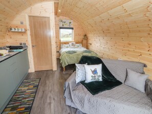 Cottage | Individually decorated, individually furnished, free WiFi