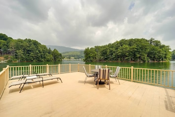 Butler Vacation Rental | 3BR | 2BA | 1,900 Sq Ft | Stairs Required