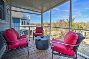 Terrace/patio - Holden Beach Vacation Rental: Short Path to Beach! (Holden Beach)