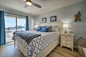 2 bedrooms, iron/ironing board, internet, bed sheets - Holden Beach Vacation Rental: Short Path to Beach! (Holden Beach)