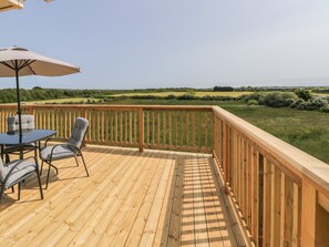 كوخ | المنطقة المحيطة بالمنشأة