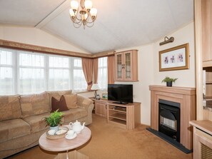 Living area - Mountain View Lodge 2 (Holyhead)