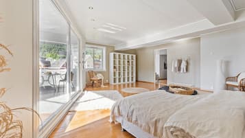 4 bedrooms, free WiFi, bed sheets