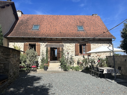 Cozy country home with private pool