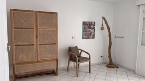 Interior - Apartment on the beach, magnificent view of the lagoon and marina (Saint-François)