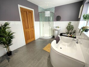 Cottage | Bathroom | Shower - Sanderson House (Cleator Moor)