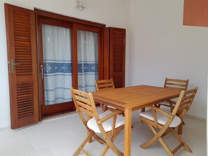 Dining - Emerald Villa with a wonderful garden (Case Peschiera-lu Fraili)