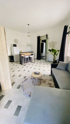 Flat-screen TV - Urban Zen Appart ✨with whirlpool bath in city center✨ (Pointe-à-Pitre)