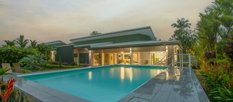 The Luxury Getaway in just 1 mile from downtown Fortuna