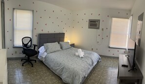 2 bedrooms, iron/ironing board, travel cot, WiFi