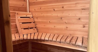 Large 1 bedroom 1 bath with Sauna