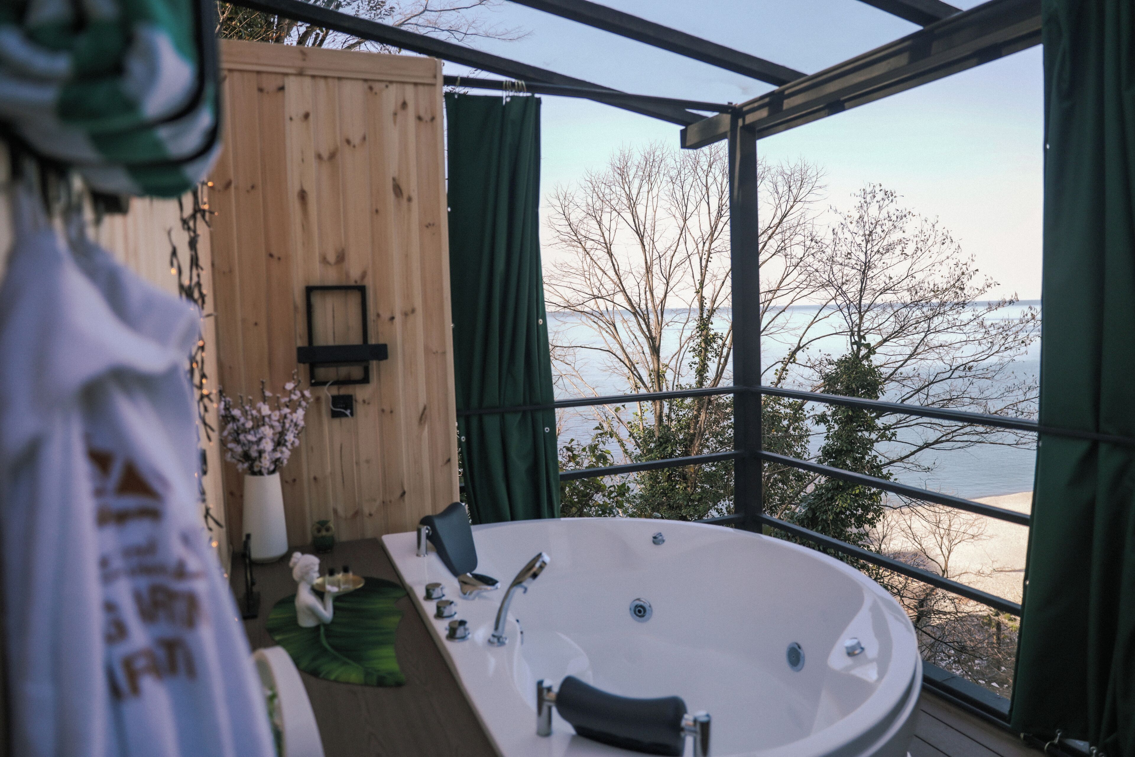 Chambre Double Exclusive, 1 très grand lit, vue mer | Terrasse/Patio