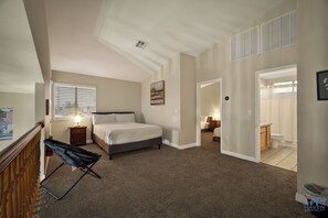 5 soverom, strykejern/-brett, wi-fi og sengetøy