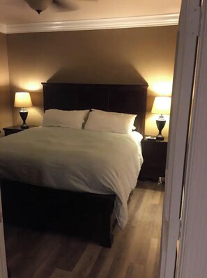 2 عدّة غرف نوم وواي فاي وملاءات أسرّة