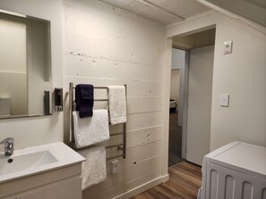 3 Bedroom Apartment | Bathroom
