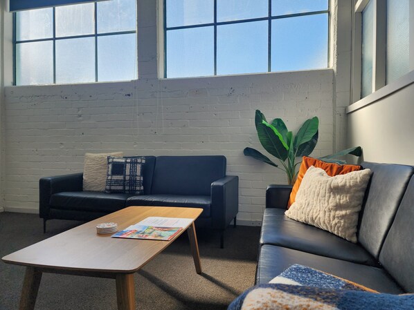4 Bedroom Apartment | Living area