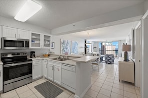 Condo, 2 Bedrooms | Private kitchen