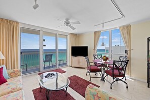 Condo, 1 habitación | Área de sala de estar | Smart TV y servicios de streaming 