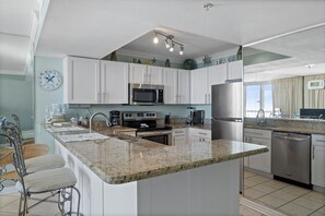 Private kitchen - Pelican Beach 1510 1 Bedroom Condo by Pelican Beach Management (Destin)